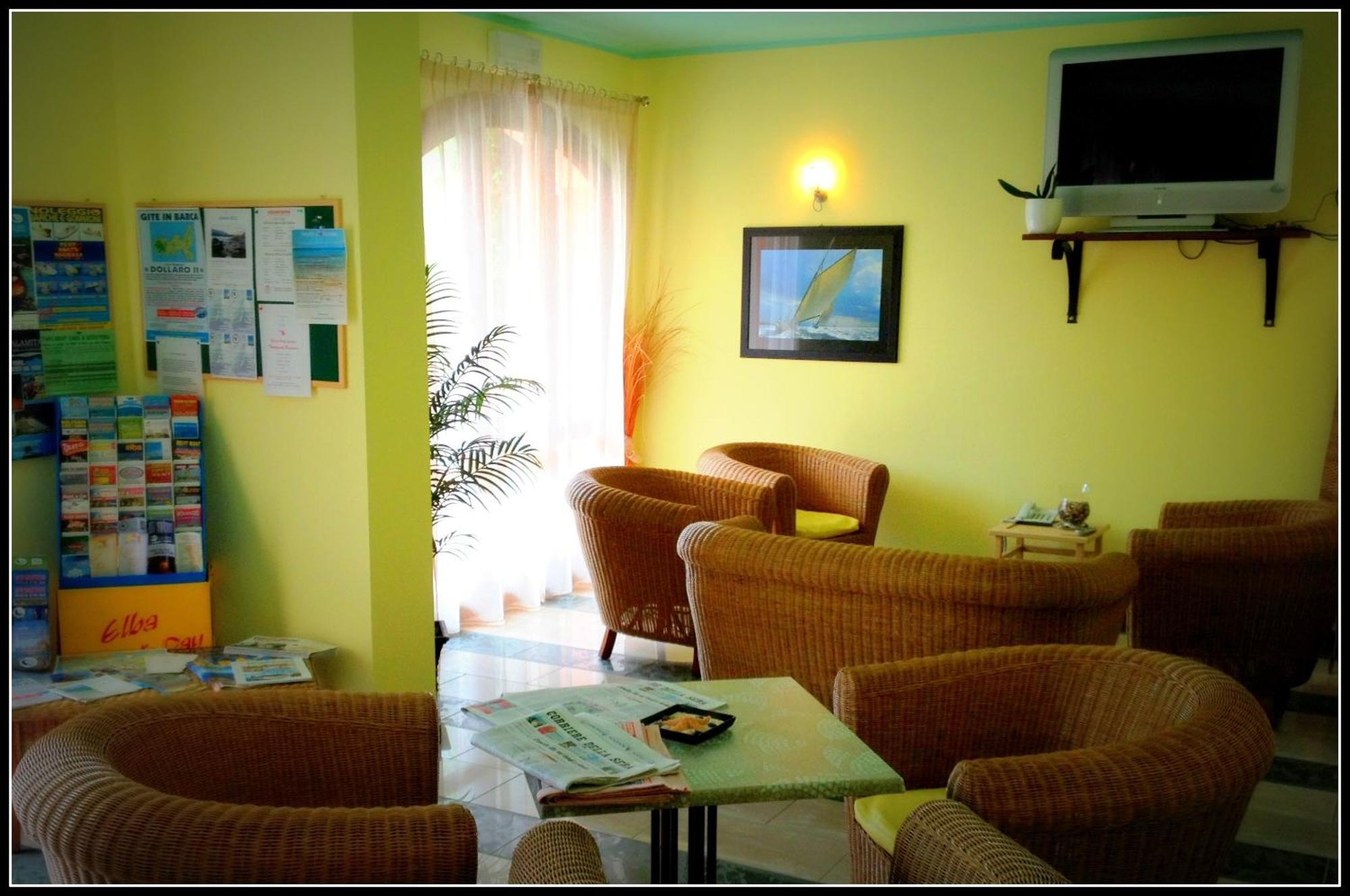 מרינה די קמפו Hotel Mistral מראה חיצוני תמונה