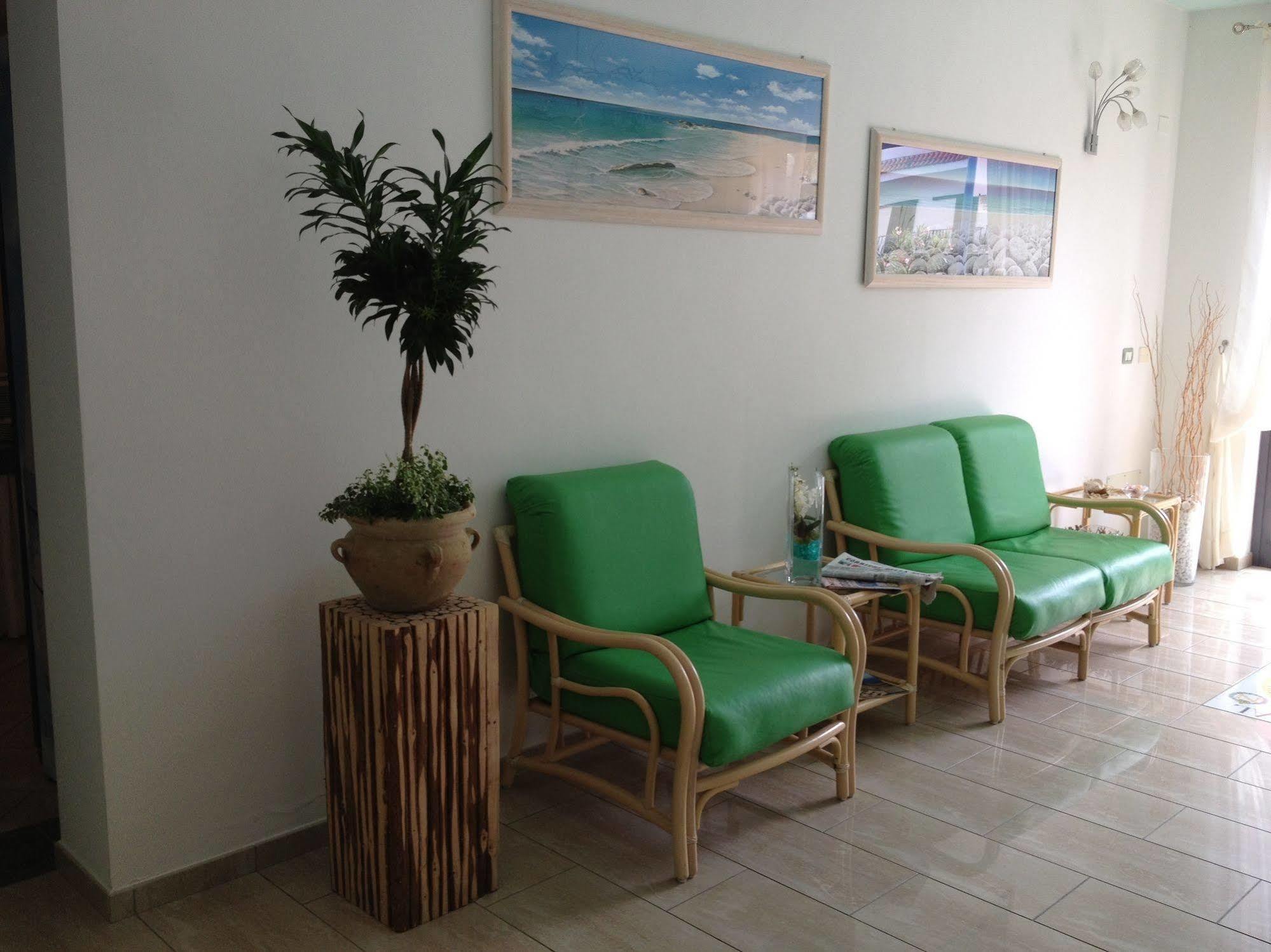 מרינה די קמפו Hotel Mistral מראה חיצוני תמונה
